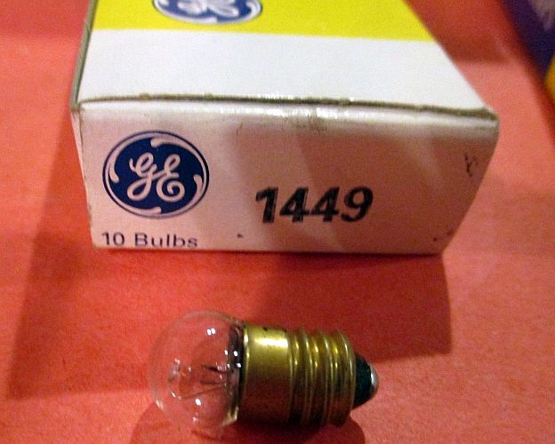 Lionel 50 6 Volt Clear Small Screw Bulb 2 